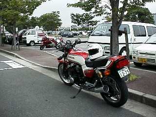 純正マフラー付けたCB